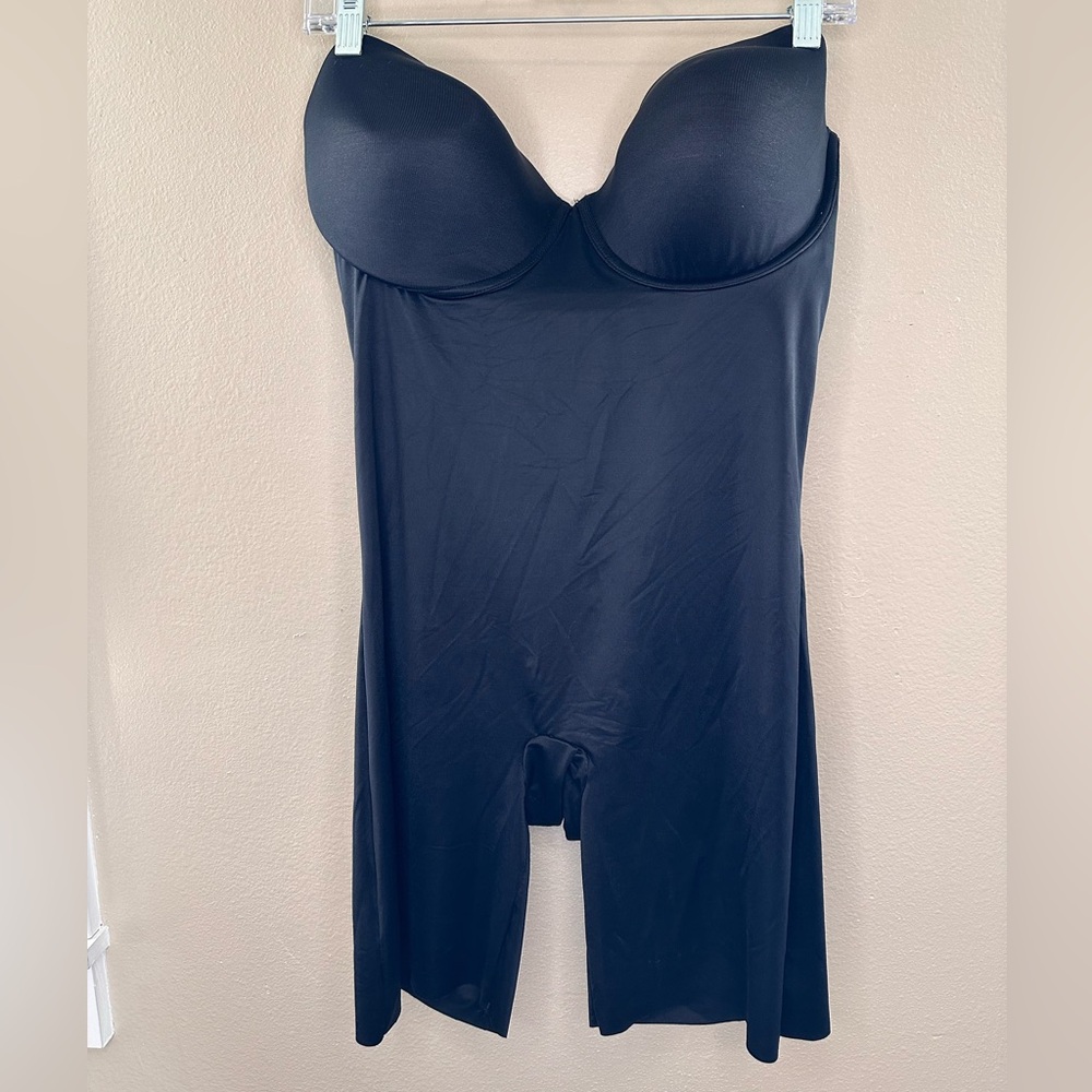 Red Hot by SPANX Women’s Flawless Finish Strapless Midthigh Bodysuit 1X Black